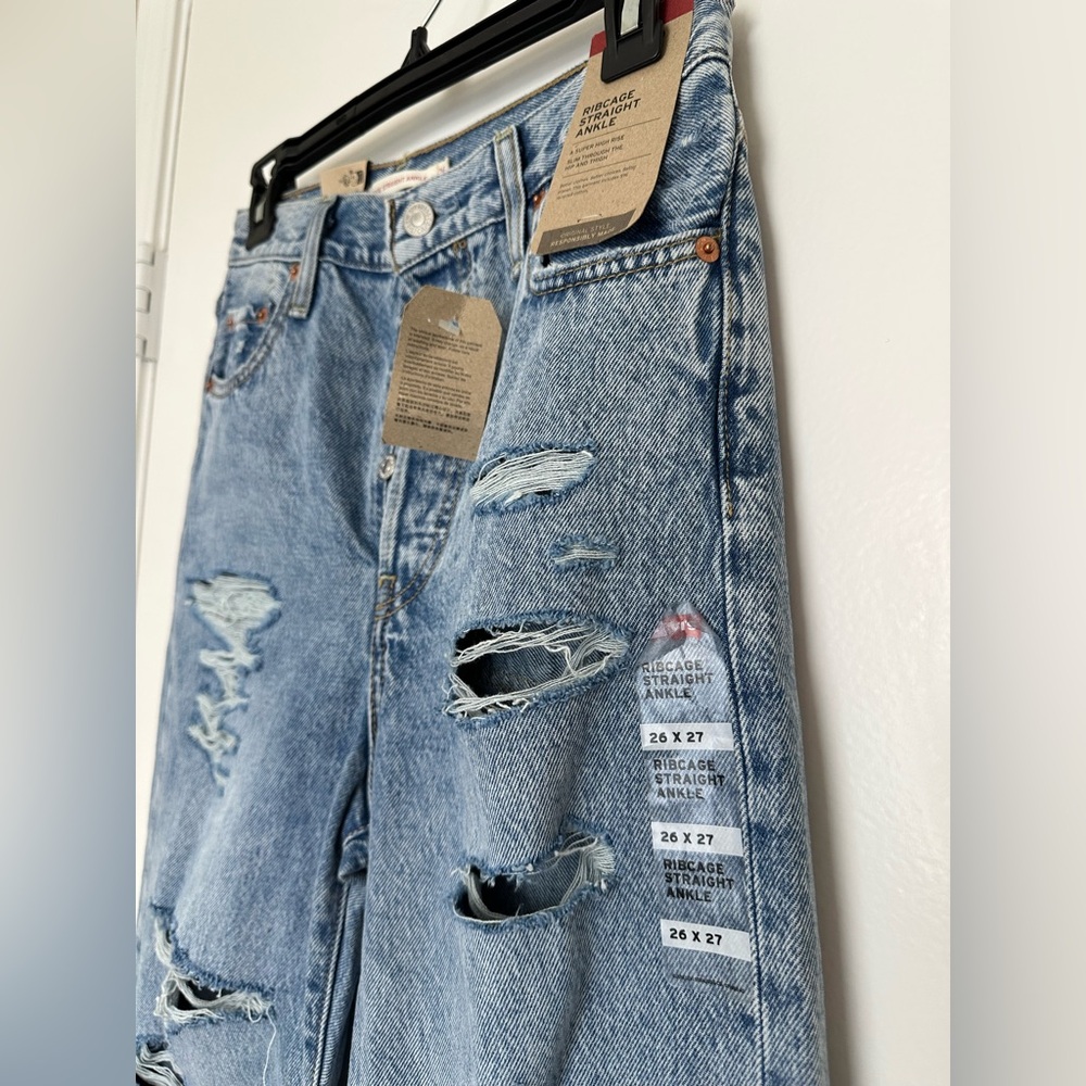 Levi's Ribcage Straight Ankle jeans in Light wash distressed Women’s size 26 NWT - Picture 3 of 10